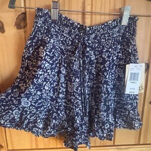 BeBop Blue and White Floral Skort
